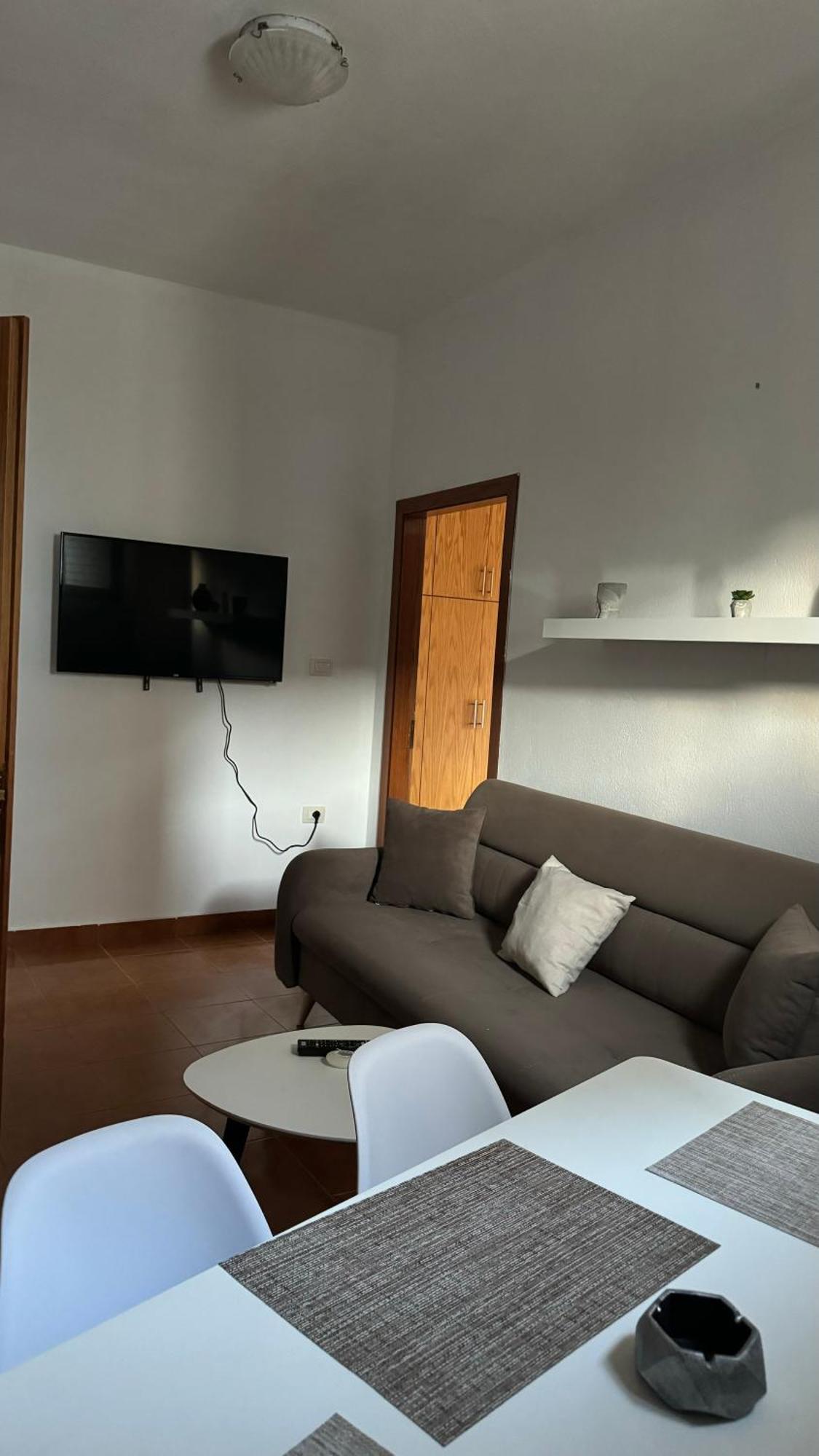 Peci Apartments Gjirokastër Buitenkant foto