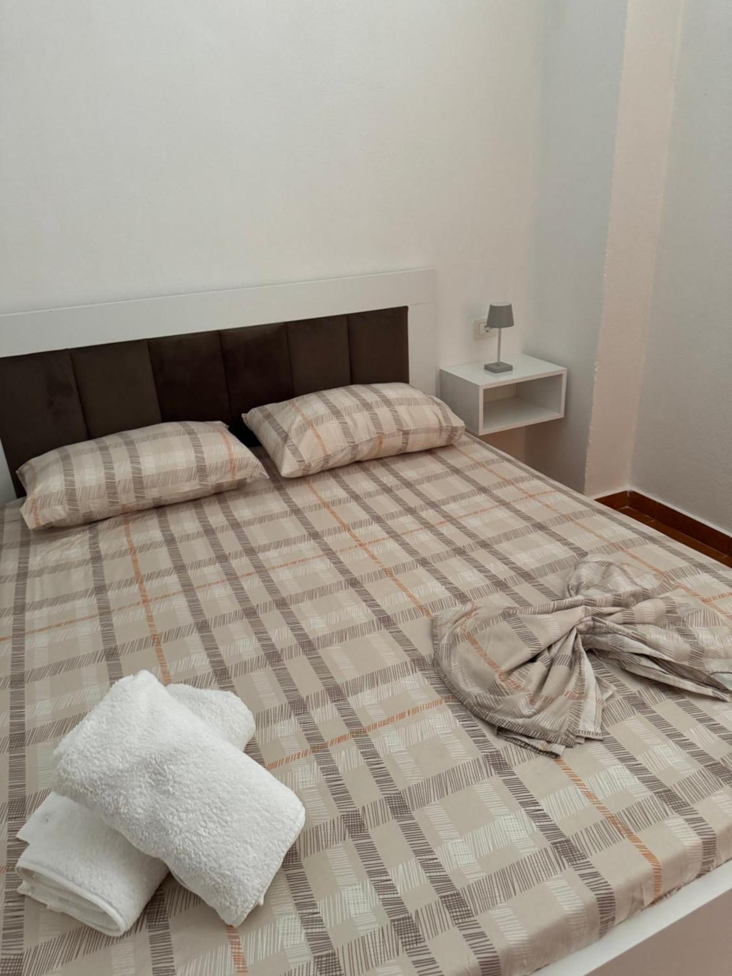 Peci Apartments Gjirokastër Buitenkant foto