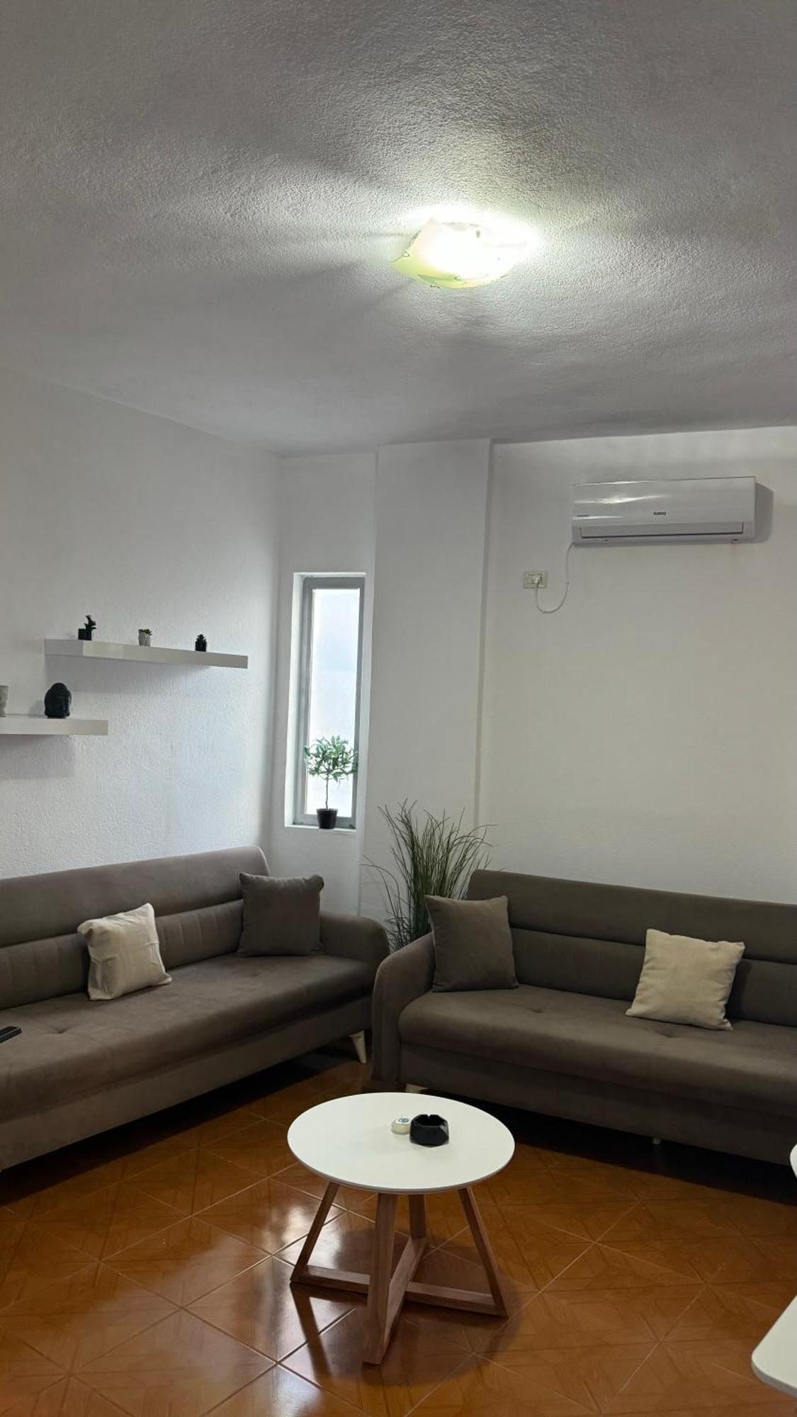 Peci Apartments Gjirokastër Buitenkant foto